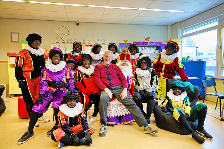 Aankomst van de Sint en zijn Zwarte Pieten in Waarder_142